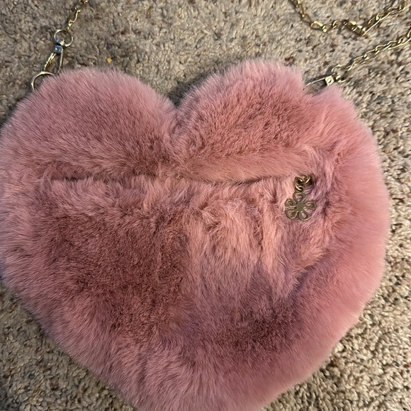 Cute heart fluffyy crossbody bag - Picture 2 of 5